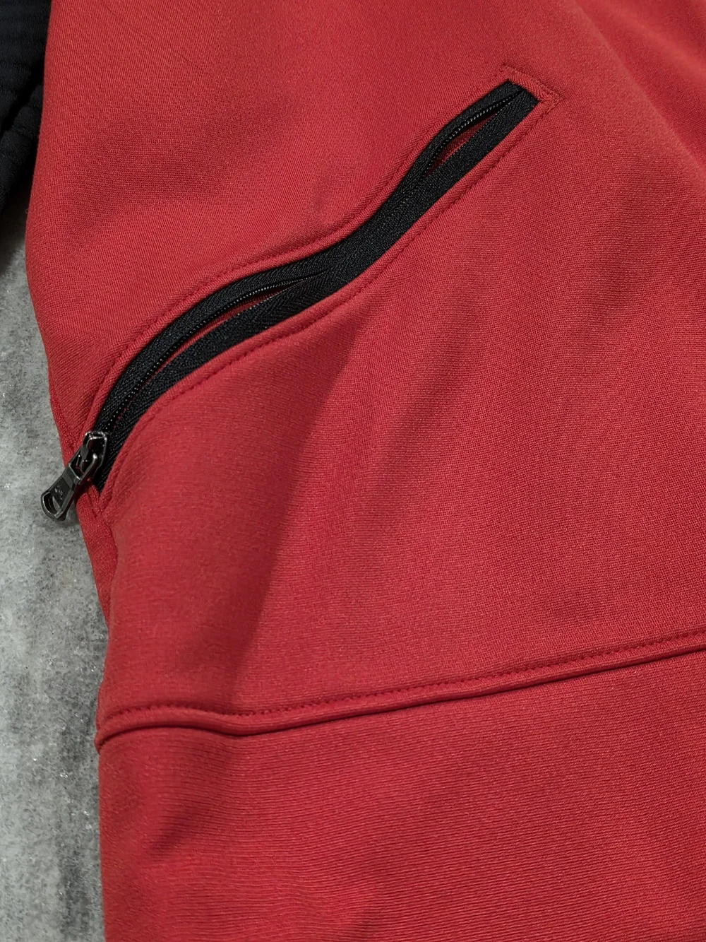 Men's Small Maryland Terrapins Under Armour Athletic Jacket Red Black Loose Fit